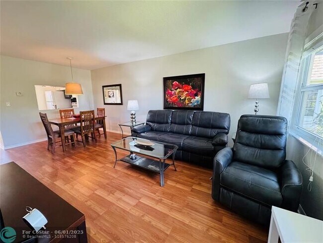 Building Photo - 5131 W Oakland Park Blvd