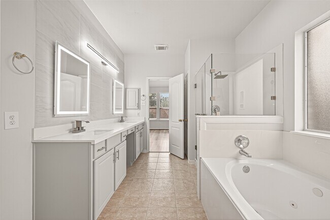 Building Photo - 19343 Dickson Park Dr