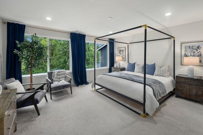 Building Photo - **North-Facing Luxury Home with Sunroom, A/C & Smart Home Features in Sammamish** Available NOW f...
