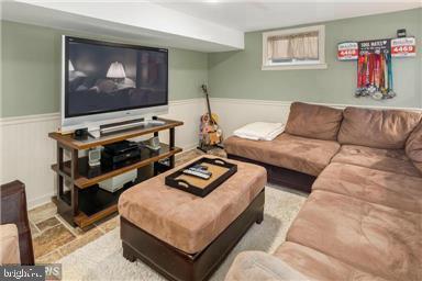 Building Photo - 6659 Jefferson Ave