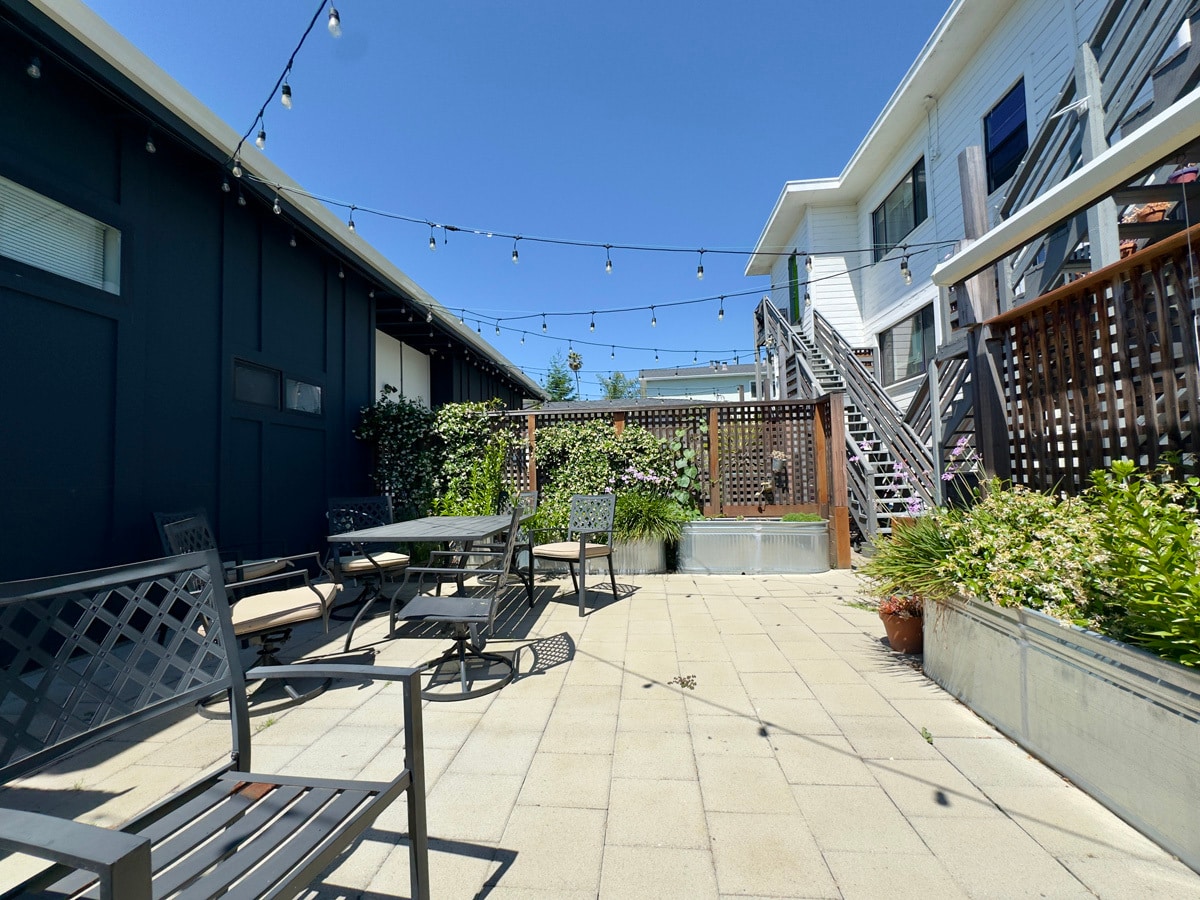 Building Photo - 835 40th St