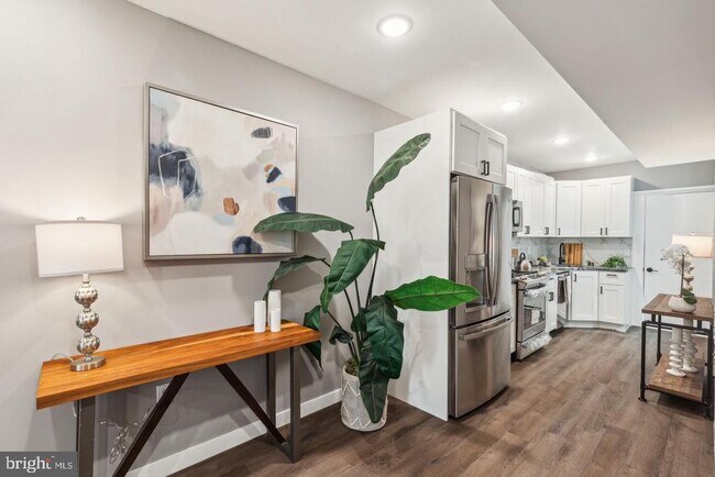 Building Photo - 2536 N Lee St