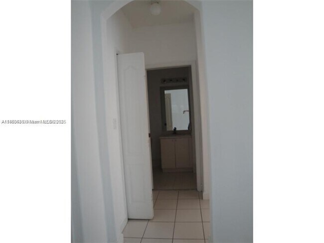 Building Photo - 1663 SE 27th Dr