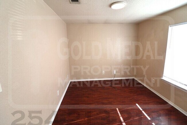 Building Photo - 2806 Cantabrian Dr