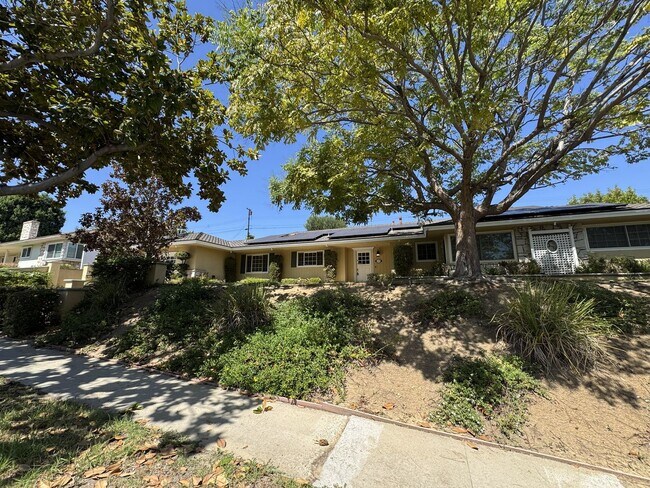 Building Photo - 1232 Longview Dr