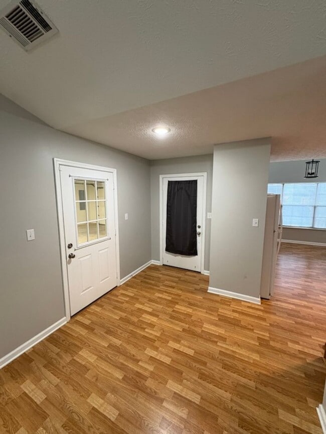 Building Photo - 153 Oakleaf Cir