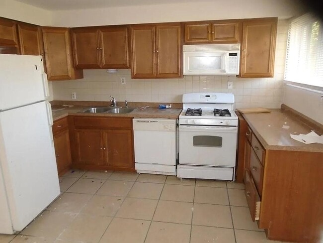 Building Photo - 6713 St Olaf Dr