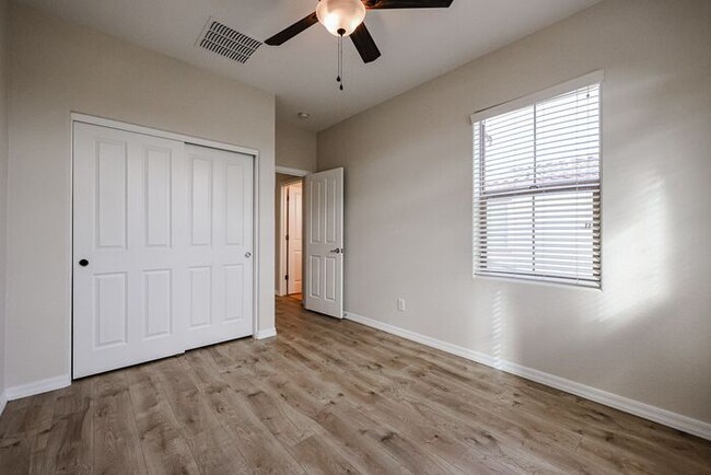 Building Photo - Lovely 4 bed 3 bath in core Chandler, ( Oc...