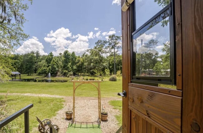 Building Photo - 1208 County Rd 315