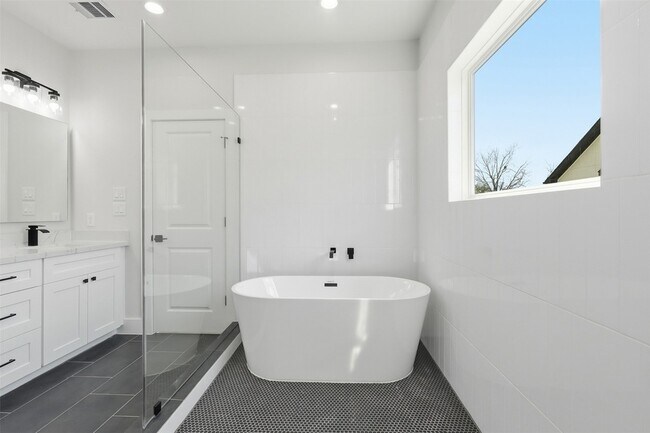 Building Photo - 9405 D Hammerly Boulevard Unit E