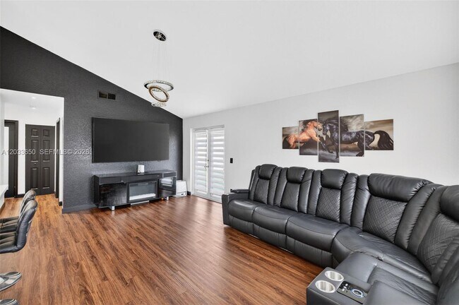 Building Photo - 1710 SW 83rd Terrace