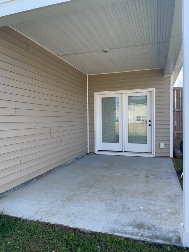 Building Photo - Coming Soon – Beautiful Ranch Home in Stra...