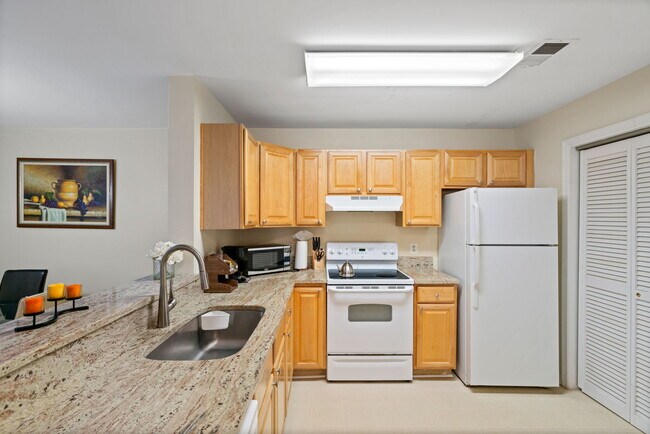 Building Photo - 501 Garrison Woods Dr