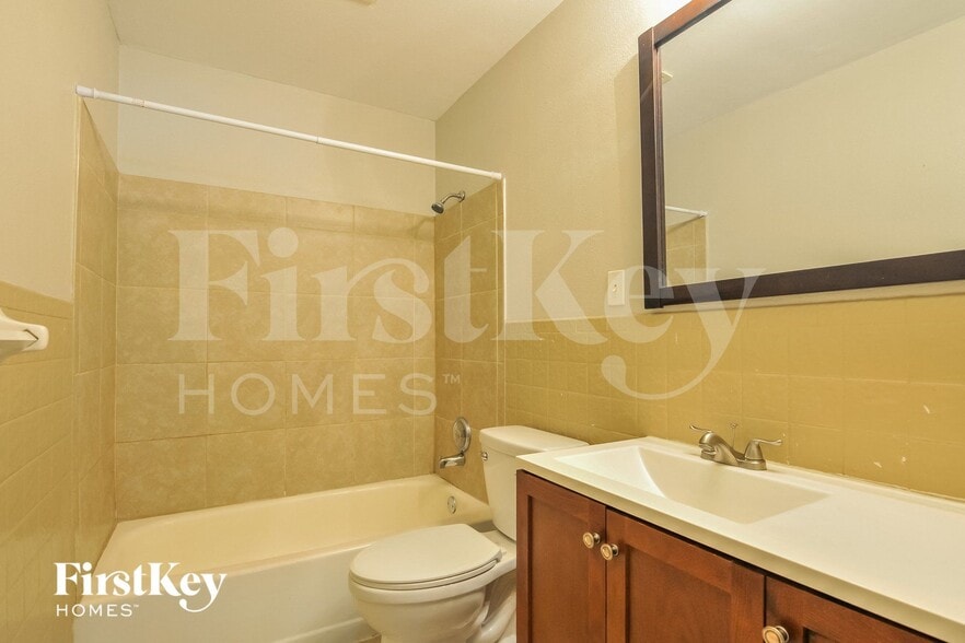 Building Photo - 2701 Essex St