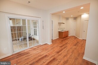 Building Photo - 22090 Avonworth Square