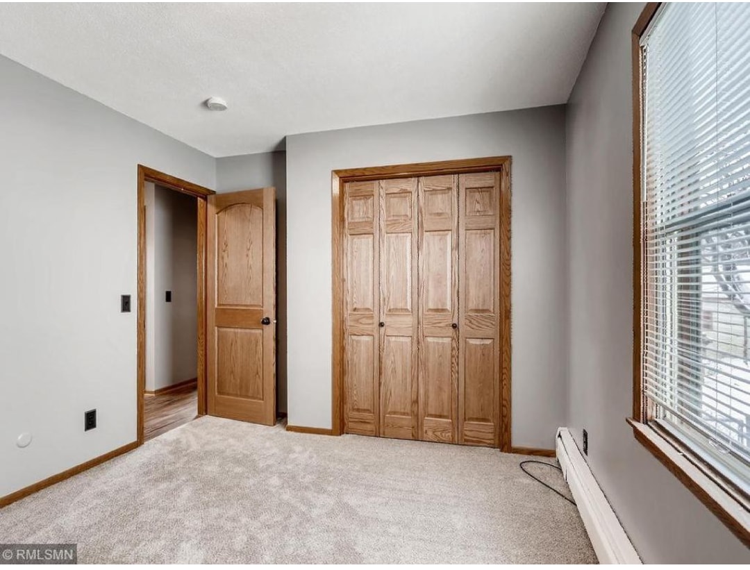 Building Photo - 136 7th Ave S