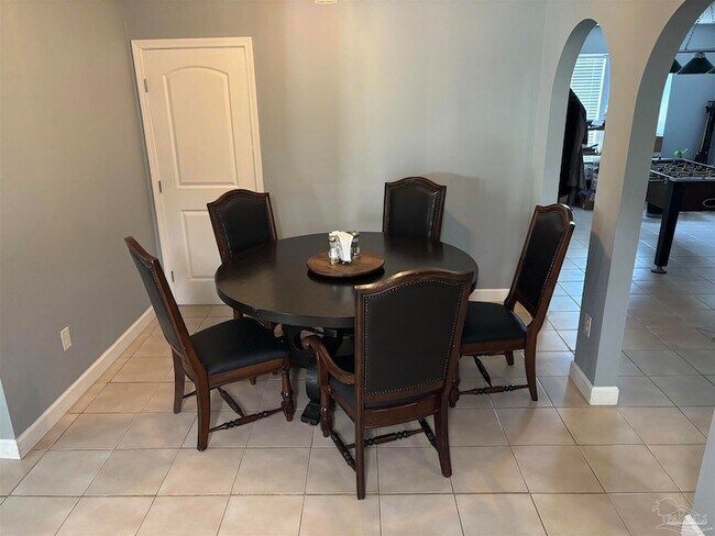 Building Photo - 2644 Venetian Way