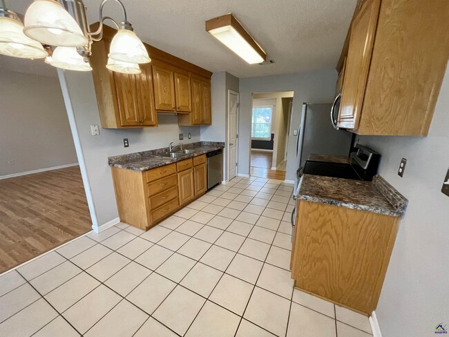 Building Photo - 206 Millstone Way