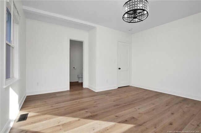 Building Photo - 809 Anarine Rd