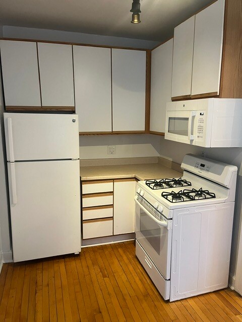 Building Photo - 720A Hinman-2N - R-1