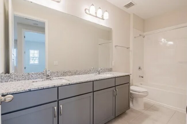 Building Photo - Stunning 5-Bedroom Executive Home with Lak...