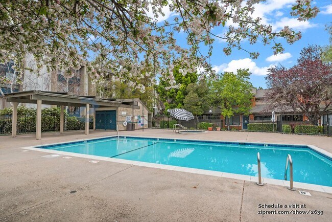 Building Photo - 49 Showers Dr