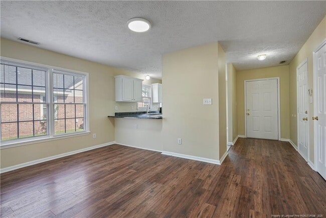 Building Photo - 6328 Fox Glen Dr