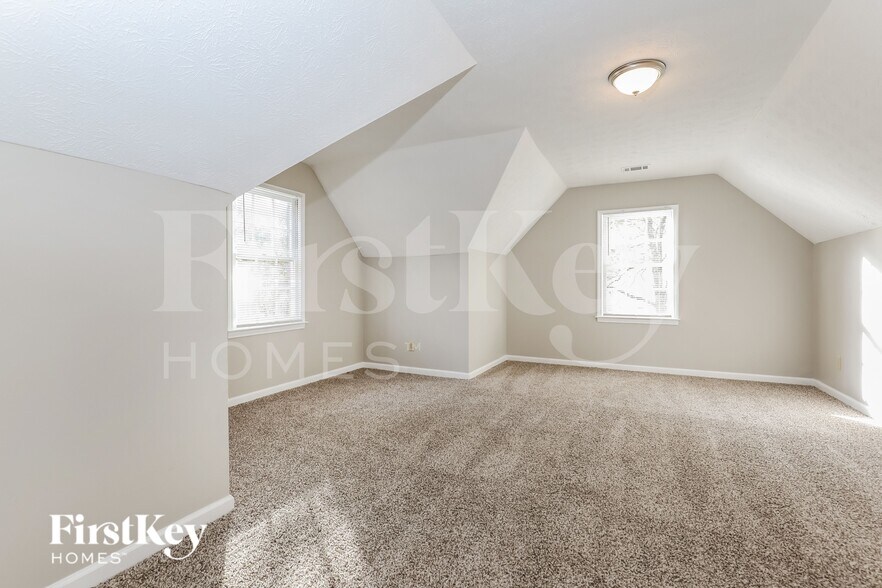 Building Photo - 125 Wakefield Pl