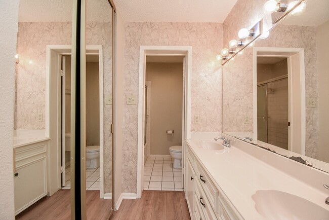 Building Photo - 11280 Braes Forest Dr