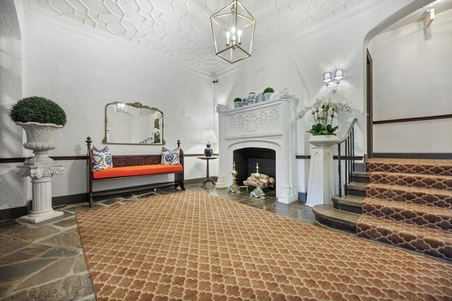 Building Photo - 47 Lafayette Pl