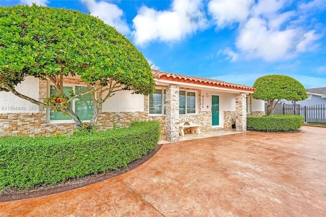 Building Photo - 4225 SW 133rd Ct