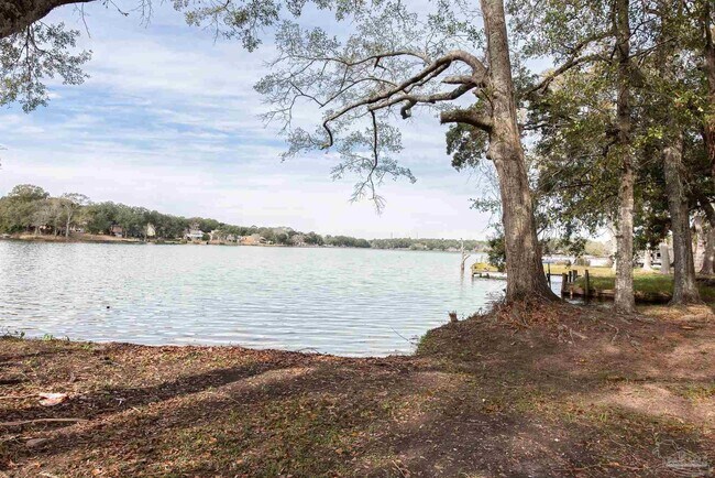 Building Photo - 5405 E Shore Dr