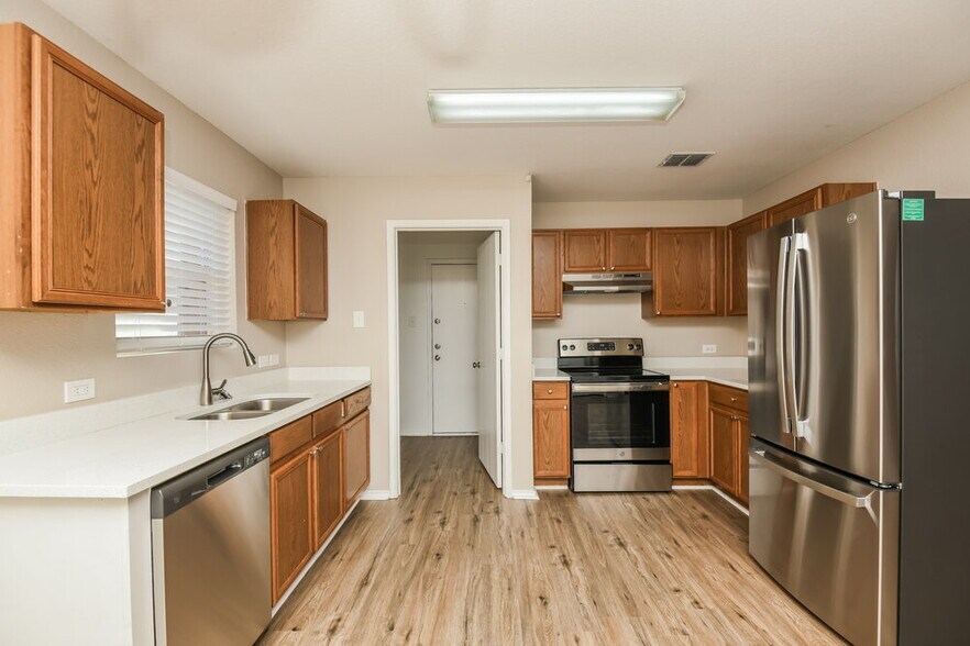 Building Photo - 6937 Brookglen Ln