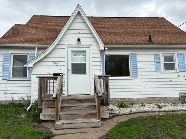 Primary Photo - 3 bedroom 1 ba single family home