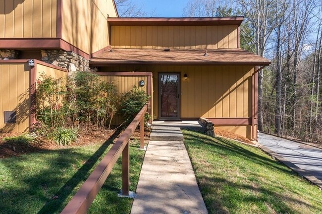 Building Photo - 137 Colony Dr