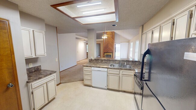 Building Photo - 1237 W 112th St