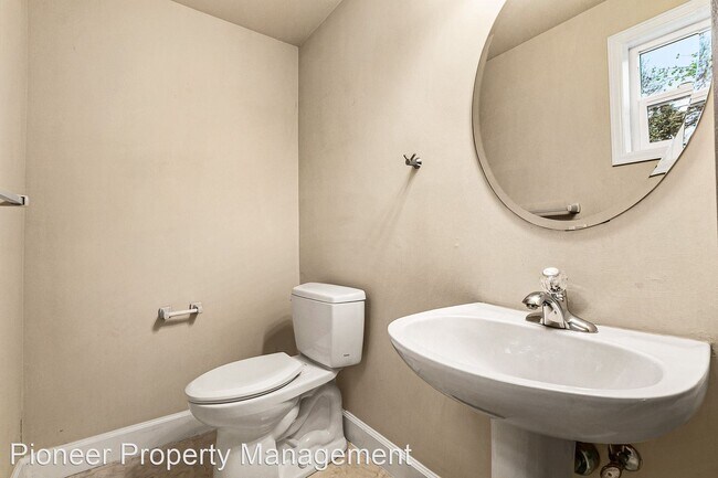 Building Photo - 2 br, 1.5 bath House - 415 E Colorado Ave