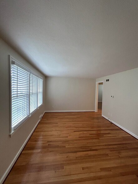 Building Photo - 65 Mercury Ct