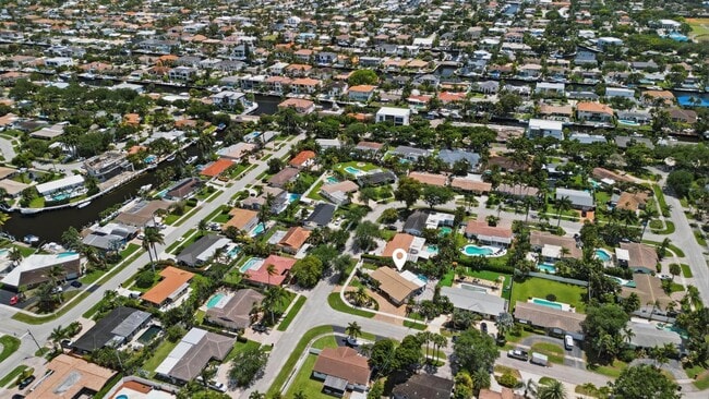 Building Photo - 5031 NE 23rd Terrace