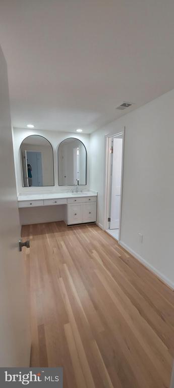 Building Photo - 19100 Annapolis Way