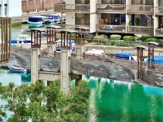 Building Photo - 7321 Marina Pacifica Dr N