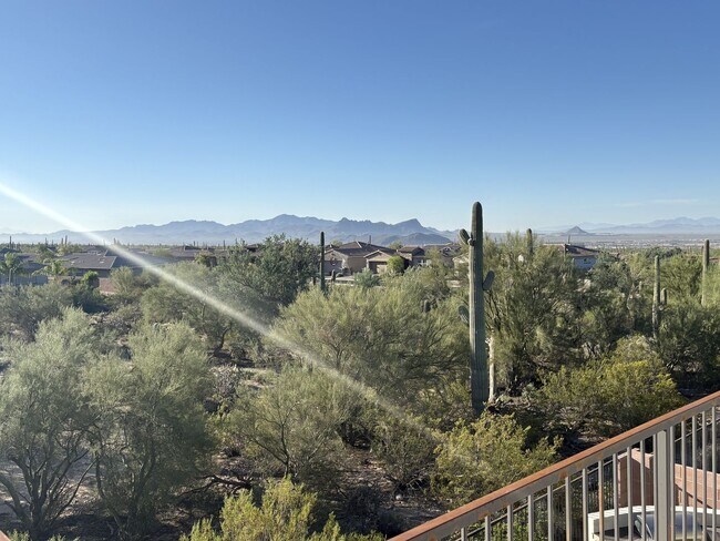 Building Photo - Dove Mountain 4 bedroom with Den 3,277 sq ft 3 car tandem garage