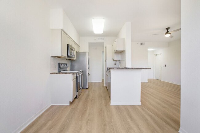 Building Photo - 7925 Preserve Cir
