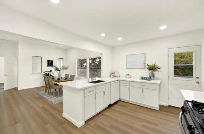 Building Photo - 324 Ohio St