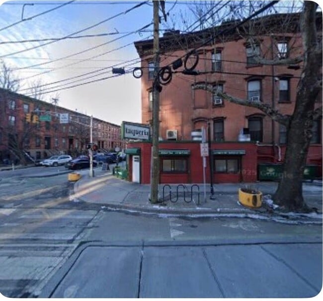 Building Photo - 236 Grove St