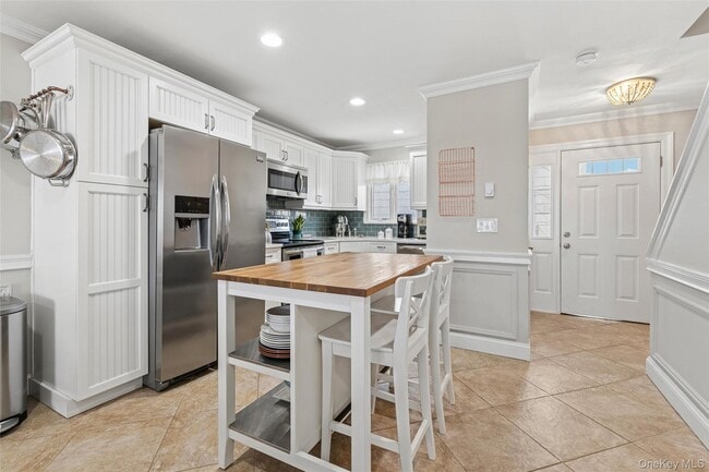 Building Photo - 3013 Mitchell Rd