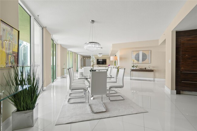 Building Photo - 150 Sunny Isles Blvd