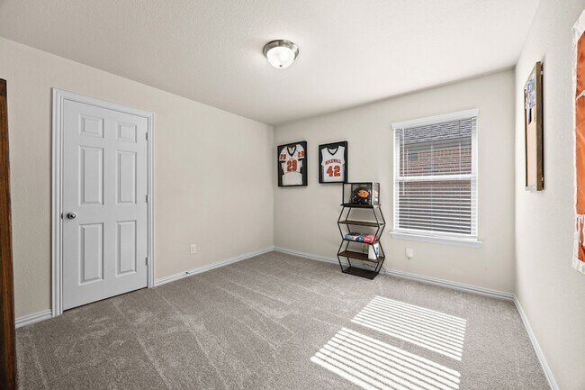 Building Photo - 3249 Glorioso Dr