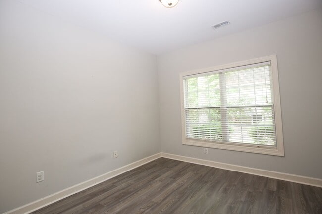 Building Photo - Beautiful corner lot home- Woodlake
