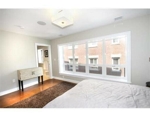 Building Photo - 9 N Margin St